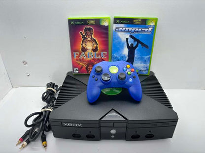 XBOX BLACK + 2 CONTROLLERS (used)