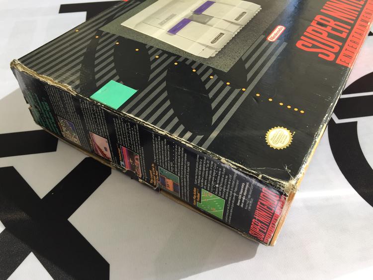 SUPER NINTENDO ENTERTAINMENT SYSTEM SUPER MARIO WORLD SUPER SET (COMPLETE IN BOX)