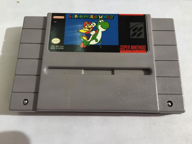 SUPER NINTENDO ENTERTAINMENT SYSTEM SUPER MARIO WORLD SUPER SET (COMPLETE IN BOX) (usagé)