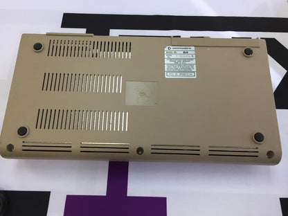 COMMODORE 64 (WITH BOX) (used)