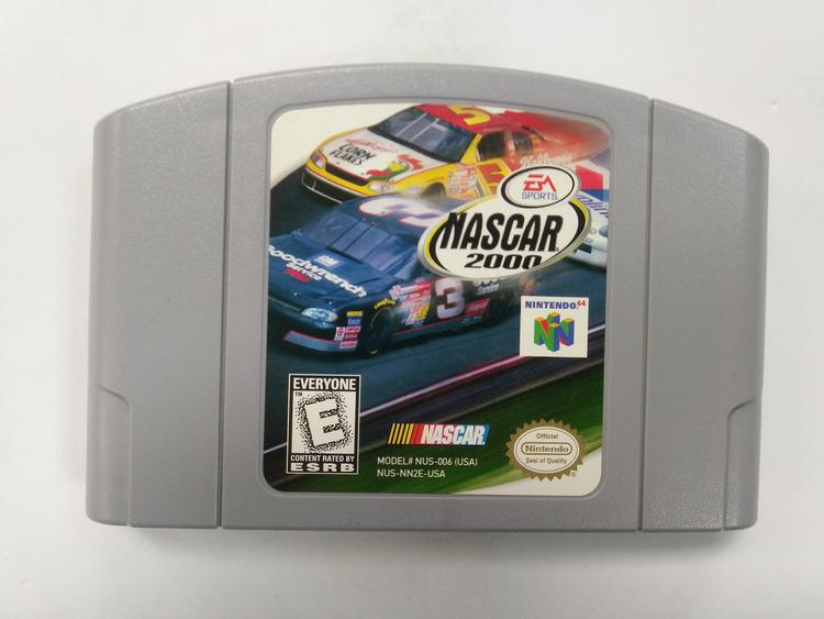 NASCAR 2000 (COMPLETE IN BOX)