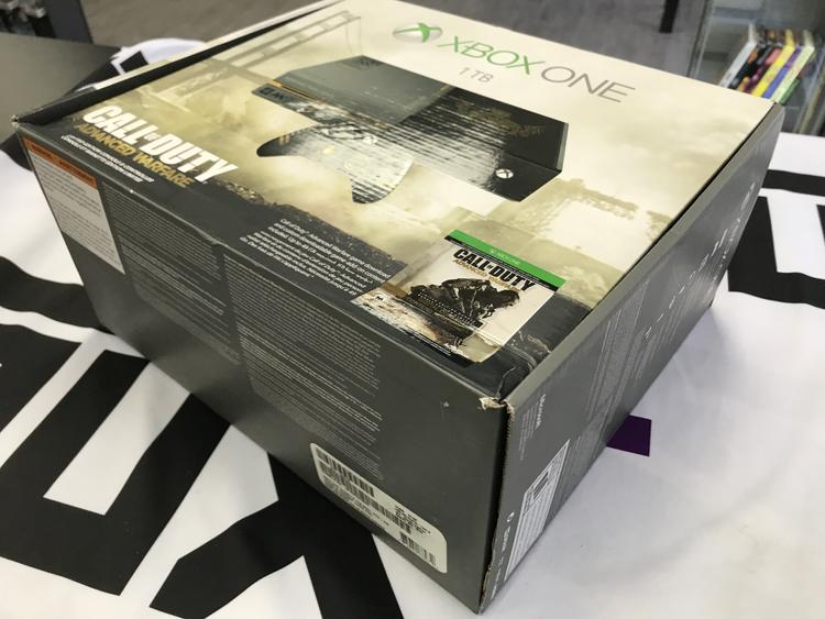 XBOX ONE CALL OF DUTY ADVANCED WARFARE EDITION - 1TB (WITH BOX) (used)