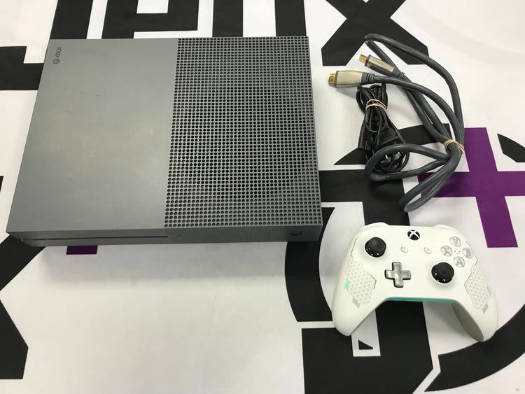XBOX ONE S GREY - 500GB NO GAME INCLUDED (COMPLETE IN BOX) (used)