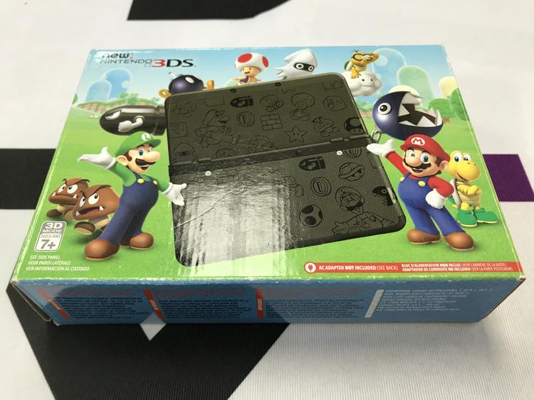 NEW NINTENDO 3DS SUPER MARIO BLACK EDITION (COMPLETE IN BOX)