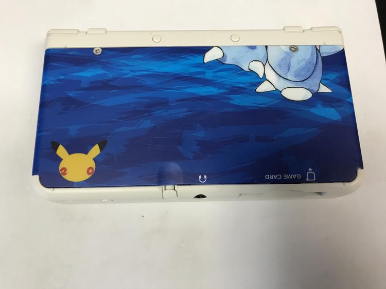 NEW NINTENDO 3DS WHITE WITH BLASTOISE PLATE COVER