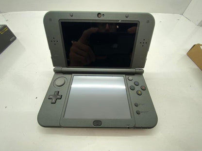 NEW NINTENDO 3DS XL HYRULE EDITION (COMPLETE IN BOX)