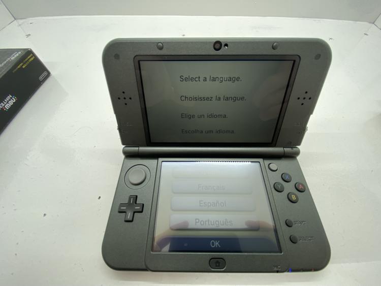 NEW NINTENDO 3DS XL HYRULE EDITION (COMPLETE IN BOX)