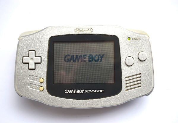 GAMEBOY ADVANCE PLATINUM (NEW LENS)