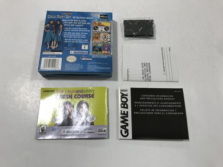 MARY-KATE AND ASHLEY GIRLS NIGHT OUT (COMPLETE IN BOX)