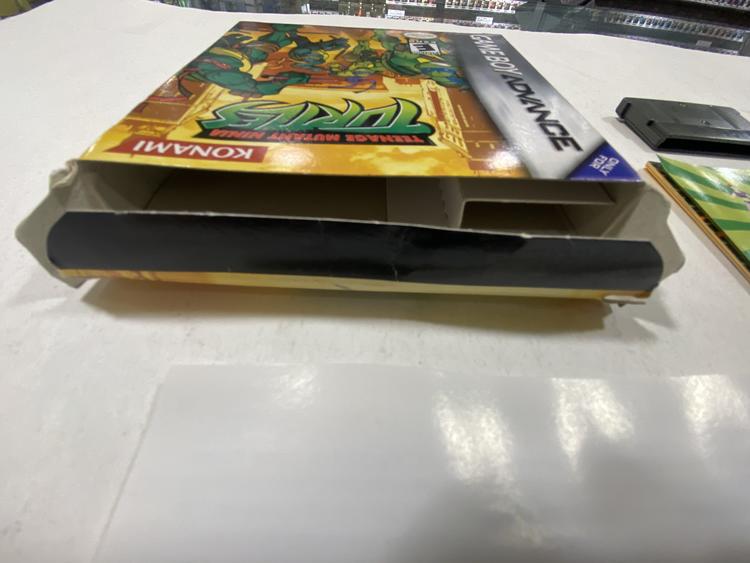 TEENAGE MUTANT NINJA TURTLES (COMPLETE IN BOX) (usagé)